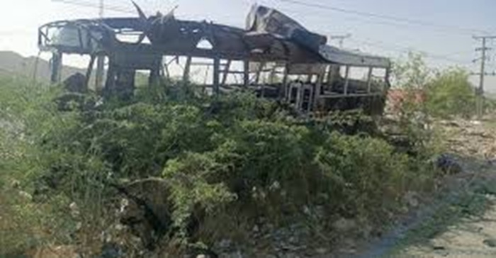 পাকিস্তানের খুজদারে স্কুলবাসে ভয়াবহ বিস্ফোরণ: শিশুদের রক্তে রঞ্জিত সকাল